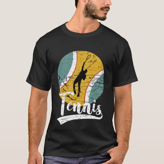 T-shirt Tennis Evolution Coach Tennis Player Mens hobby na (Devant)
