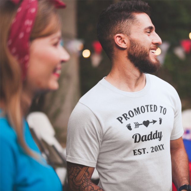 T-shirt Texte Blanc Noir Promu À Papa Nouvelle Patrie (Créateur téléchargé)