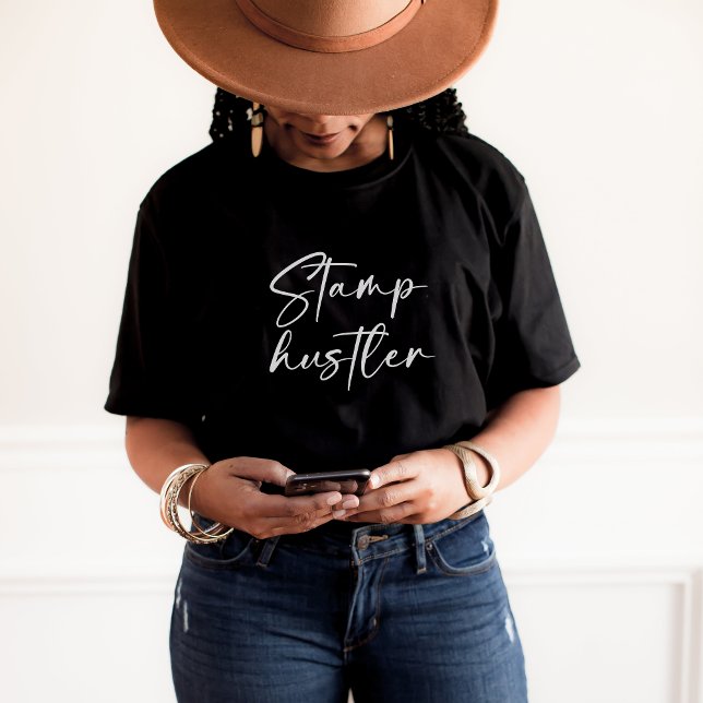 T-shirt Timbre Hustler blanc Script Noir Noir (Créateur téléchargé)