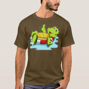 T-shirt Tortue en train de nager dans l'eau 2