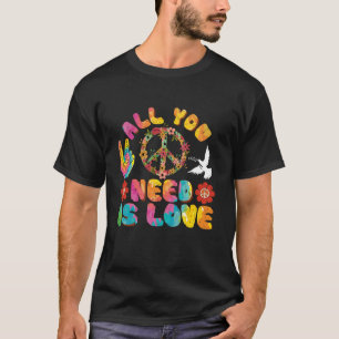 T-shirt Tout ce dont vous avez besoin est Love Tie Dye Pea
