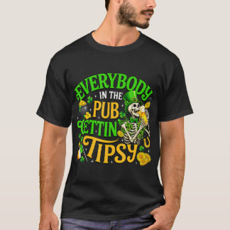 T-shirt Tout le monde au pub devient pompette St Patricks 
