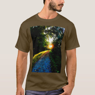 T-shirt Trail Trail dans le coucher du soleil