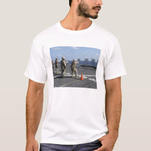 T-shirt Train de policiers militaires avec le Berretta M9