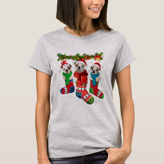 T-shirt Trois Bulldogs Anglais En Chaussettes De Noël  (Devant)