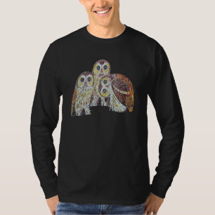 T-shirt Trois hiboux vecteur détaillé dans le style Nouvea