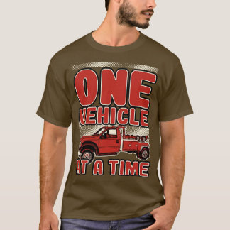 T-shirt Tronquer Un Véhicule À La Fois