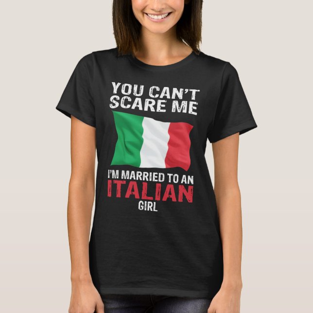 T-shirt Tu ne peux pas me faire peur, je suis mariée à une (Devant)
