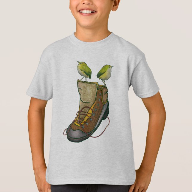 T-shirt Tuke en métal sur une botte de randonnée (Devant)