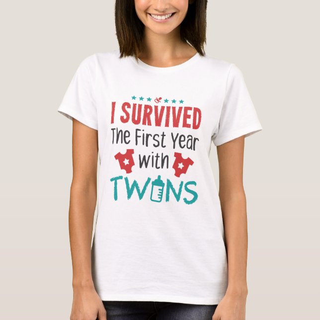 T-shirt Twin Maman J'Ai Survécu La Première Année Avec Des (Devant)