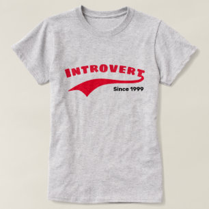 T-shirt Typographie Rouge Introvertie Swoosh Date personna