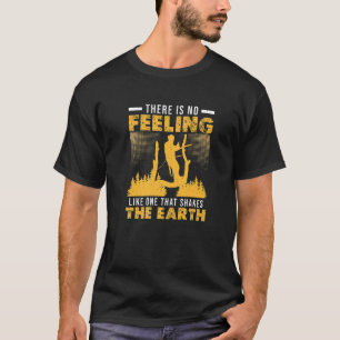 T-shirt Un Arboriste Qui secoue La Terre Drôle Arbre Surg