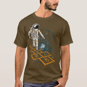 T-shirt Un astronaute amusant joue un à neuf Carrés dans