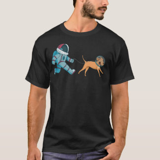 T-shirt Un astronaute Marche Un Chien