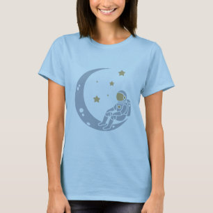 T-shirt Un astronaute sur la conception de la lune du croi