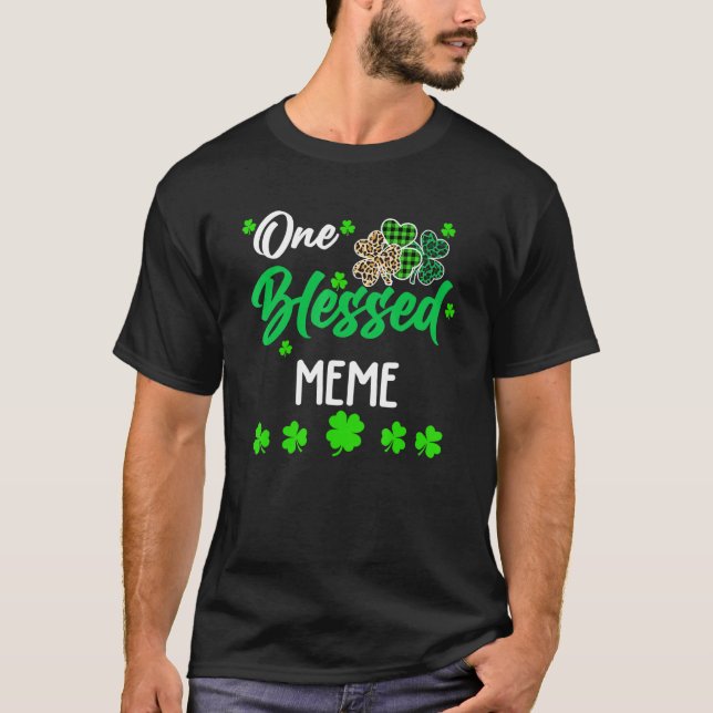 T-shirt Un bienheureux Mème Clover St Patrick's Day Irish (Devant)