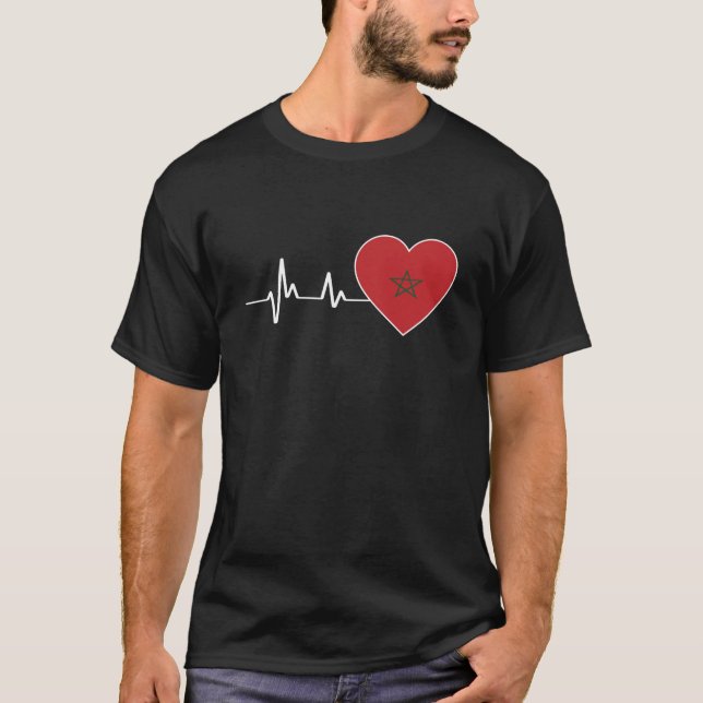 T-shirt Un Drapeau Marocain À La Tête De Coeur Symbolisme  (Devant)