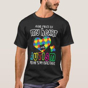 T-shirt Un gros morceau de mon coeur a l'autisme et c'est