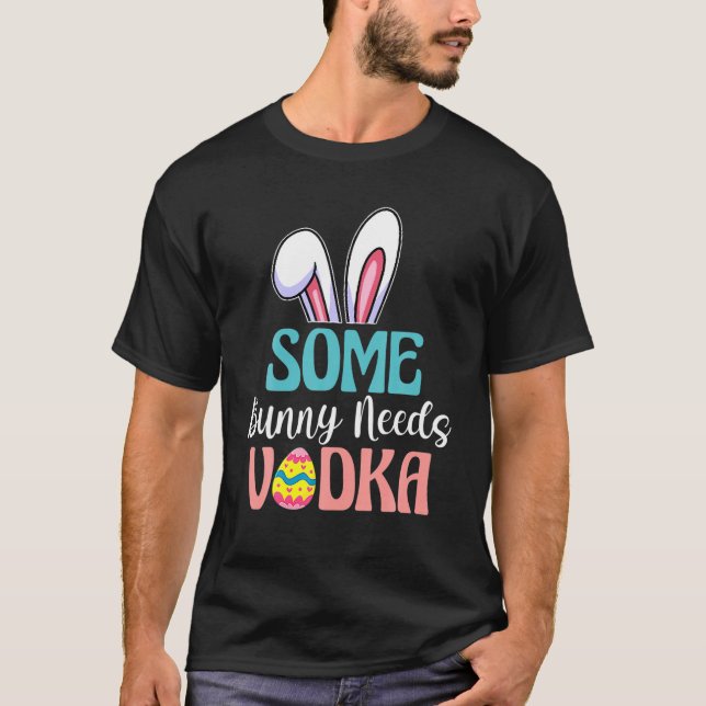 T-shirt Un Lapin A Besoin De Vodka Drôle Verre De Pâques (Devant)