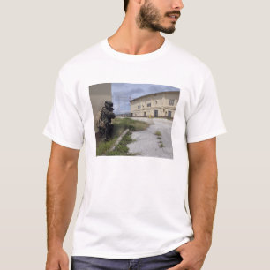 T-shirt Un Marine assure la sécurité