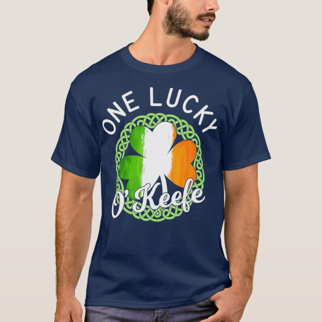 T-shirt Un nom de famille irlandais Lucky OKefe (Devant)