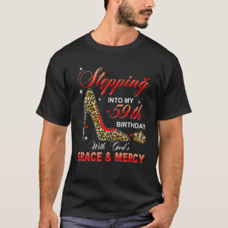 T-shirt Un pas dans mon 59e anniversaire avec la grâce de