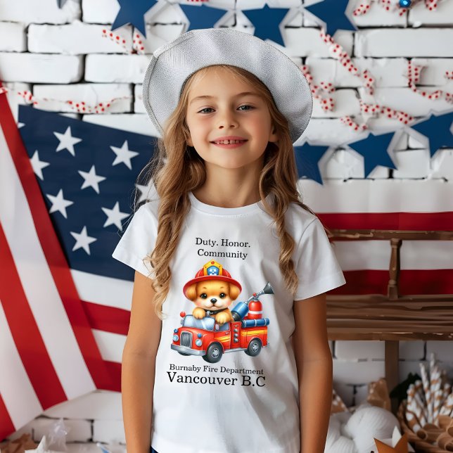 T-shirt Un pompier à chiot mignon conduit un camion miniat (Créateur téléchargé)