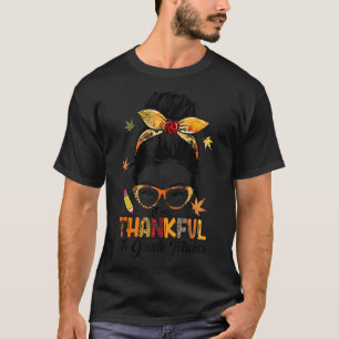 T-shirt Un remerciement Enseignant de 8e année Messy Bun T