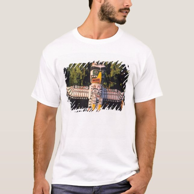 T-shirt Un totem À Vancouver, Canada. (Devant)