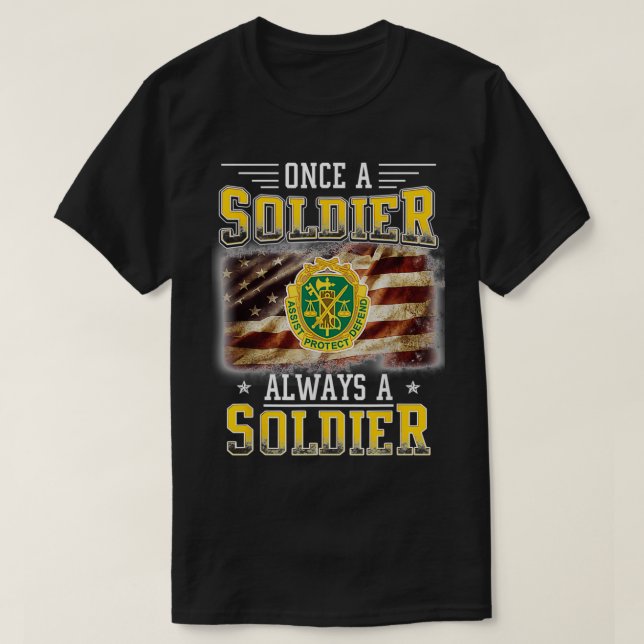 T-shirt Un vétéran de la police militaire toujours un sold (Design devant)