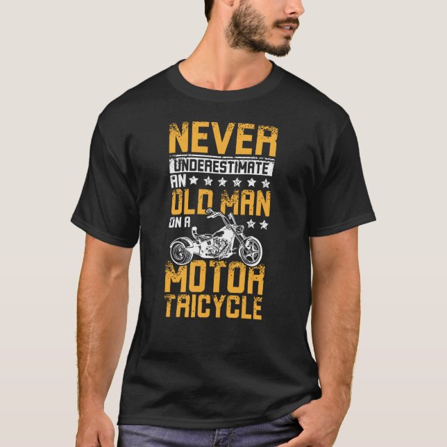 T-shirt Un Vieux Homme En Frappe (Devant)