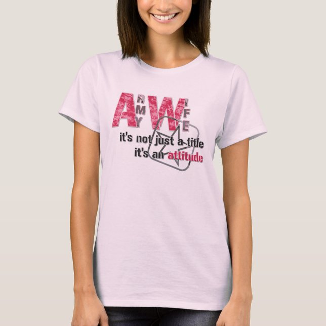 T-shirt Une épouse de l'armée, pas seulement un titre (Devant)