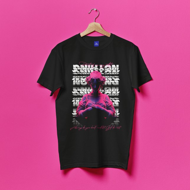 T-shirt Une femme dans une statue de robe vêtement de rue  (Créateur téléchargé)