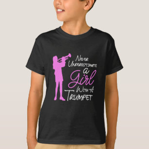 T-shirt une fille avec une trompette