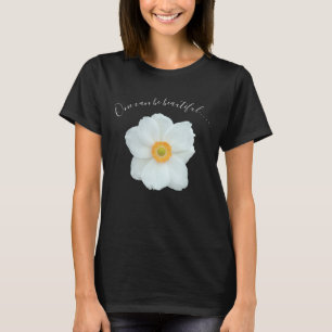 T-shirt Une Fleur Blanche Un Peut Être Un Beau Poème
