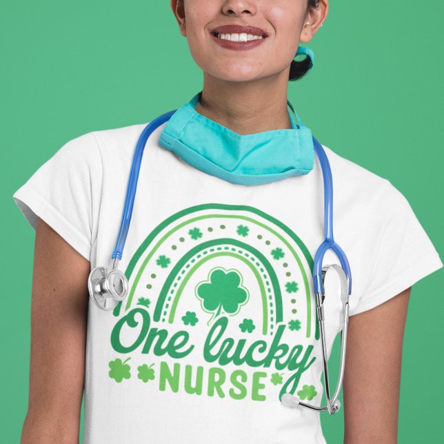 T-shirt Une infirmière chanceuse (Créateur téléchargé)