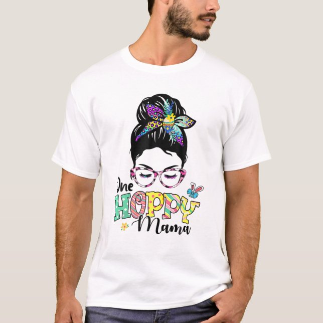 T-shirt Une Mama Bunny Huppé Jour de Pâques Messy Bun Leop (Devant)