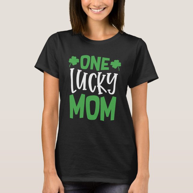 T-shirt Une maman chanceuse (Devant)