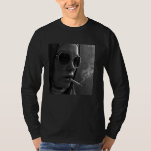 T-shirt Une nonne chaude fume la cigarette, rebelle person