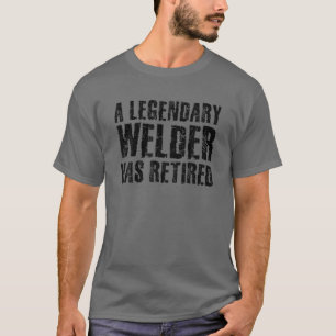 T-shirt UNE PERSONNE LÉGENDAIRE A RETRAITÉ Une Drôle Retra