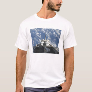 T-shirt Une vue partielle de Space Shuttle Atlantis