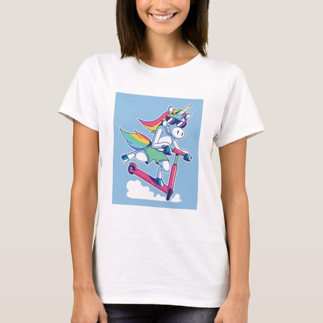 T-shirt Unicorne sur un scooter (Devant)