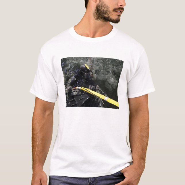 T-shirt US Navy Diver se prépare à commencer sa plongée (Devant)