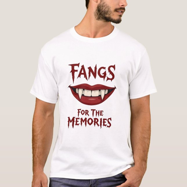 T-shirt Vampire, fraises et lèvres déchiquetées : crocs po (Devant)