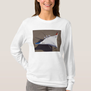 T-shirt Véhicule aérien téléguidé de corps d'aile mé