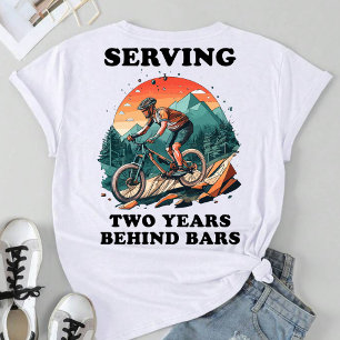 T-shirt Vélos qui servent deux ans derrière les bars
