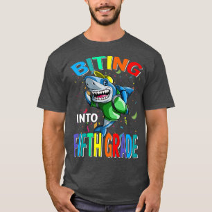 T-shirt Vers La Cinquième Année De Retour À L'École Shark 
