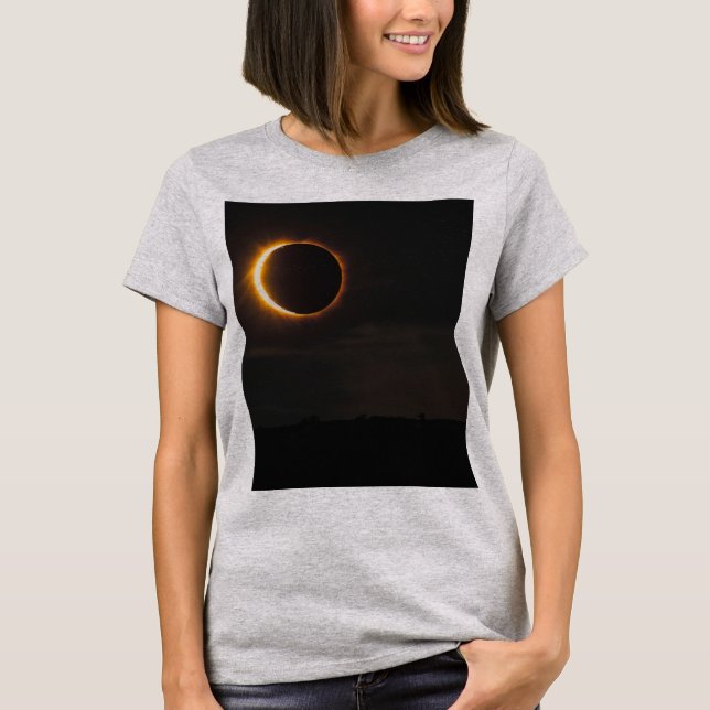 T-shirt Vibes cosmiques diurnes pour femmes Eclipse solair (Devant)