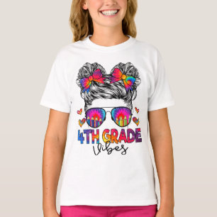 T-shirt Vibes de 4e année Messy Bun Girl Quatrième année R