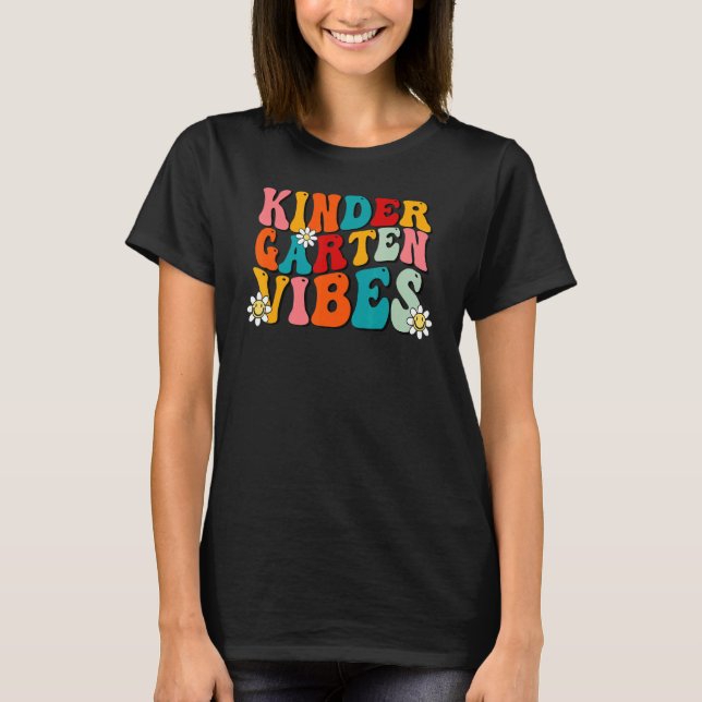 T-shirt Vibes de jardin d'enfants Retro Kinder Team 1er jo (Devant)
